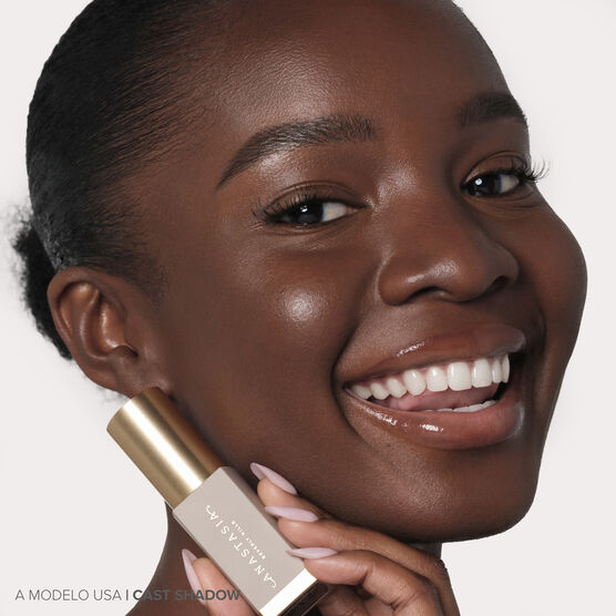 CONTORNO EM STICK  SMOOTHBLUR CASTSHADOW